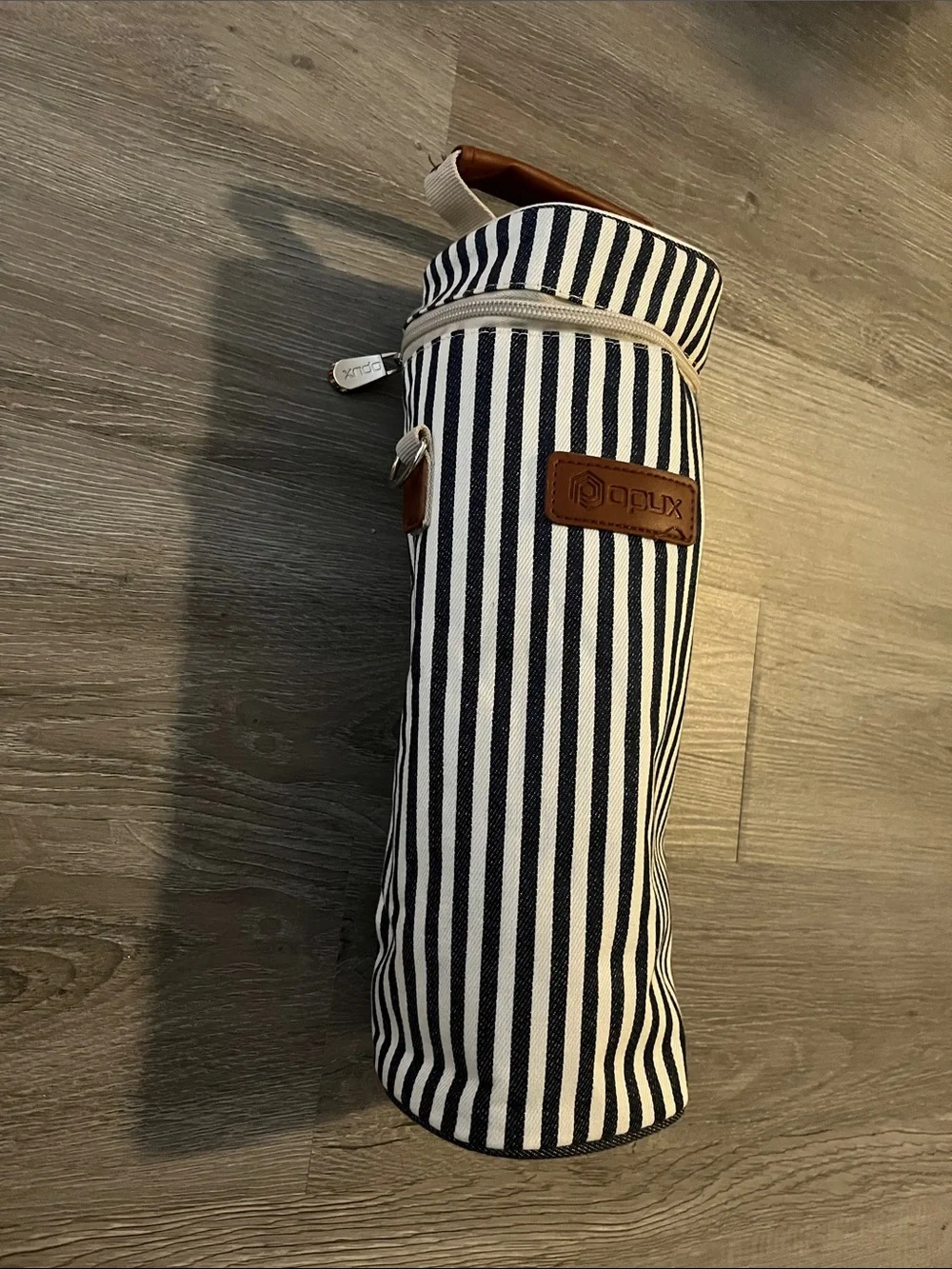 Opux Black & White Striped Insulated Bottle Carrier Bag